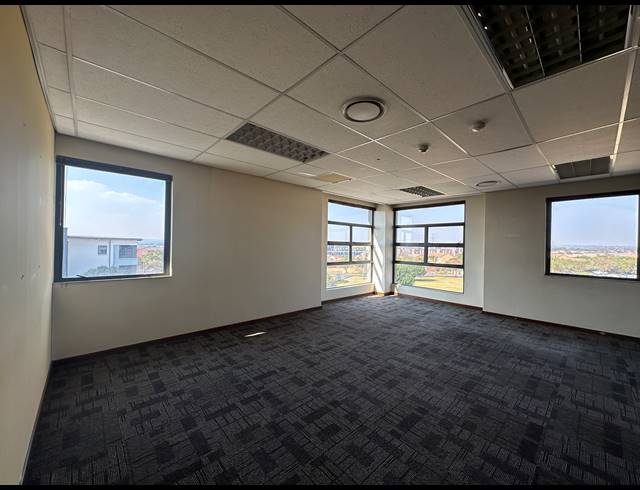 432M² OFFICE TO LET IN ECO PARK ESTATE